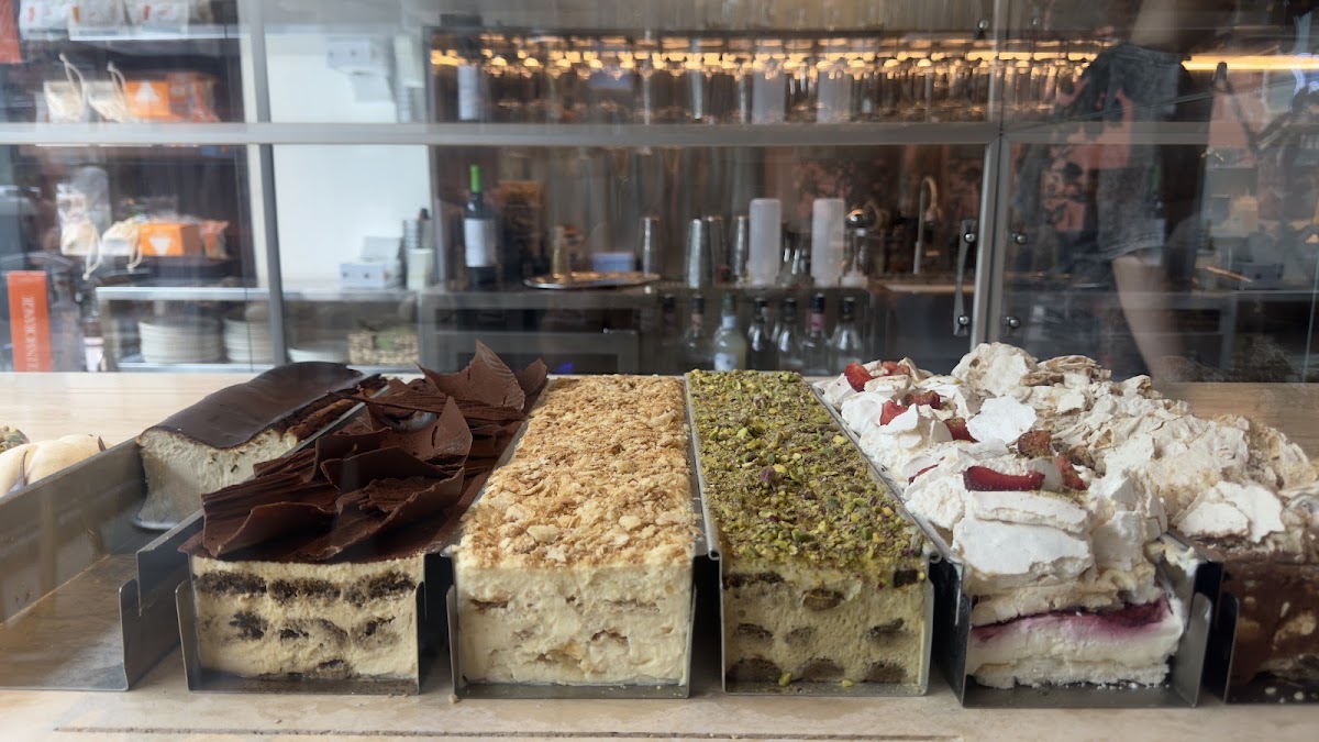 Essco coffee space — Cafe
